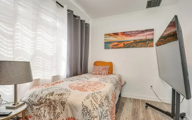 Hollywood Hideaway: Close to Dtwn & Beaches