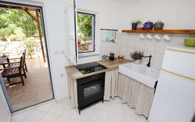 Stone House Apartment