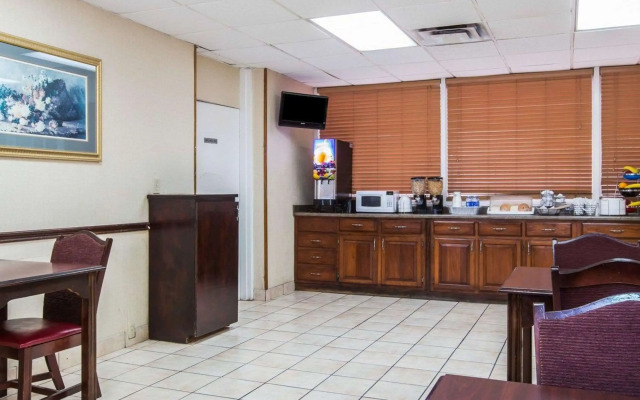 Econo Lodge Atlanta College Park