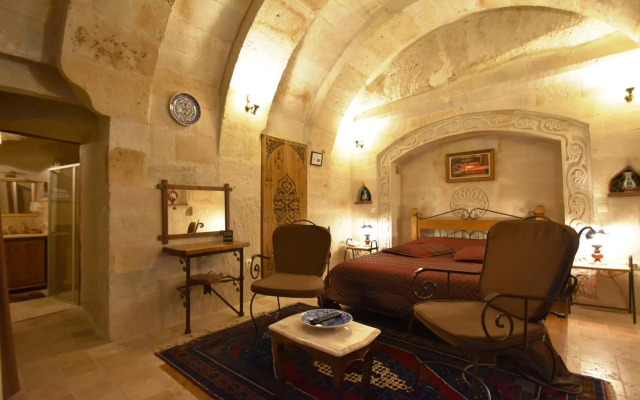 Harman Cave Hotel