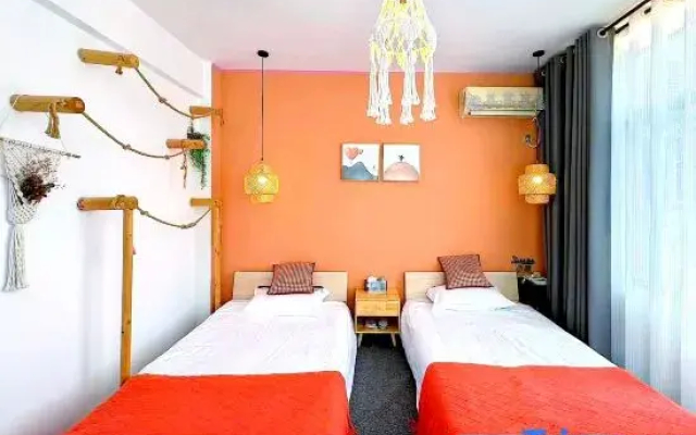 Wanye Riji Hostel