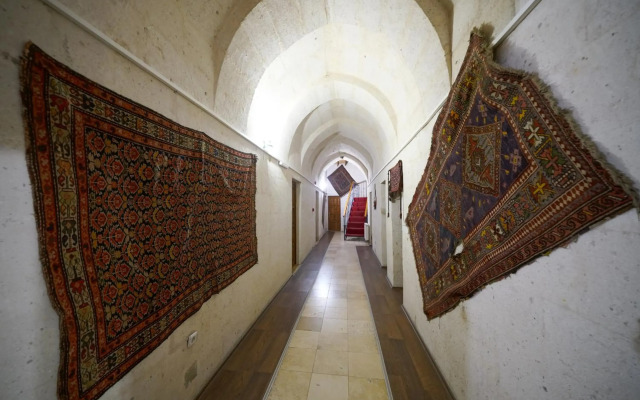 Arch Palace Hotel