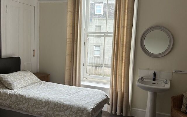 Roselodge Guest House