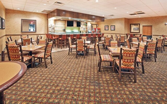 DoubleTree by Hilton Hotel Joplin