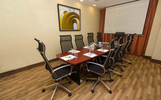 Holiday Inn Express Guadalajara Aeropuerto by IHG