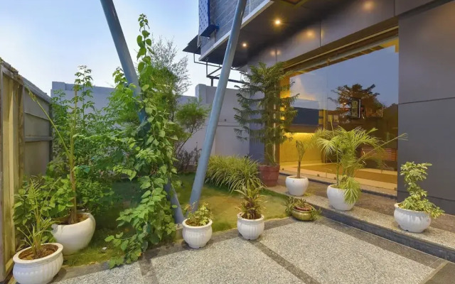 Sky Blu Hotel and Rooftop Restaurant