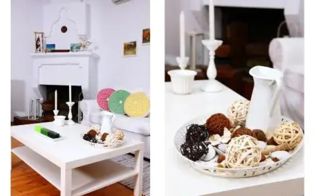 Squirrel Beach Front Villa, Metamorfosi