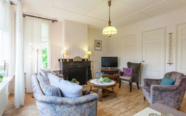 Lovely Cottage near Sea in Wemeldinge