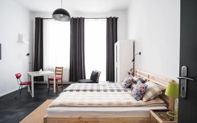 HOSTEL likeHome