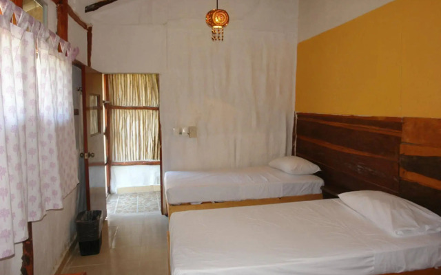 Golden Paradise Hostel
