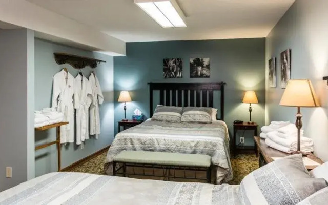 Rustlers Lodge