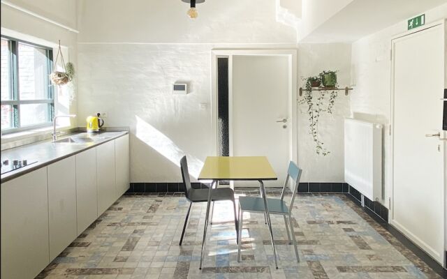 B & B Expohouse