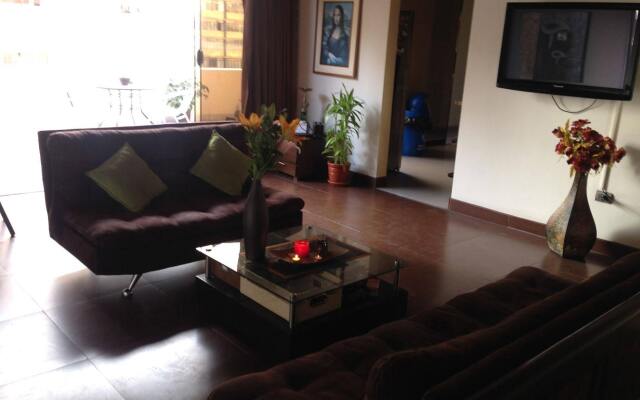 Hostal Alpes Lima