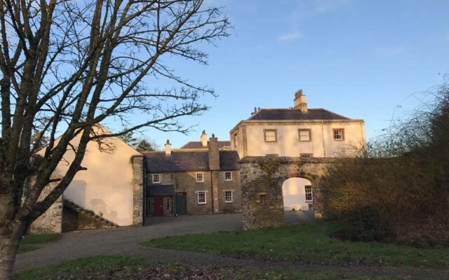 2 Bed Courtyard Apartment at Rockfield House Kells in Meath - Short Term Let
