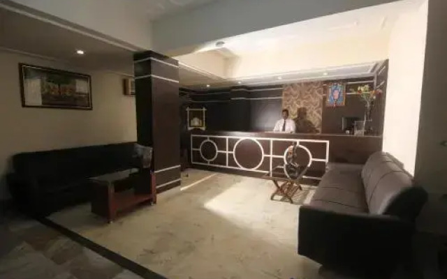 Hotel Urmee