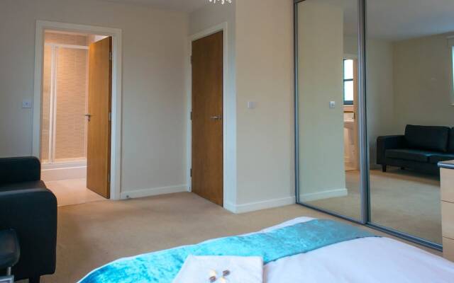 Royal Limehouse Apartment