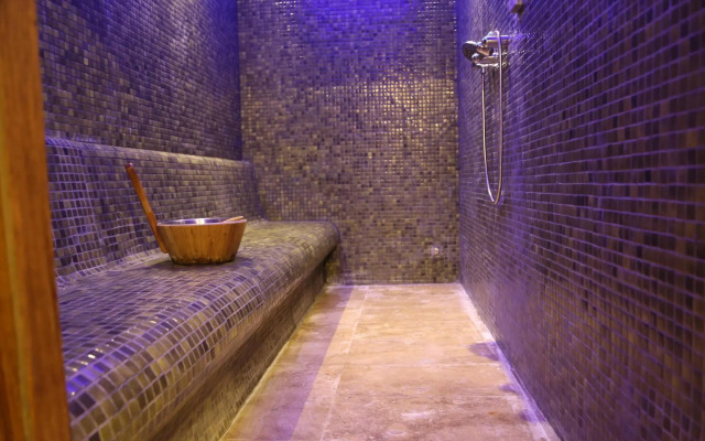 Le Chateau Lambousa Hotel