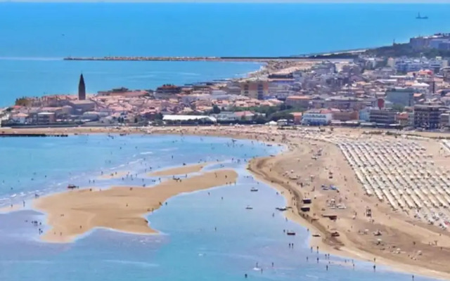 Spacious Apartment in Caorle With Shared Pool