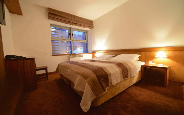 Garni Hotel Konak