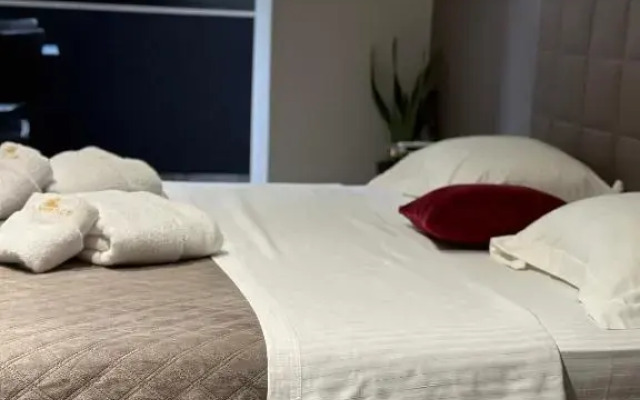 La Mirage Apartment 04