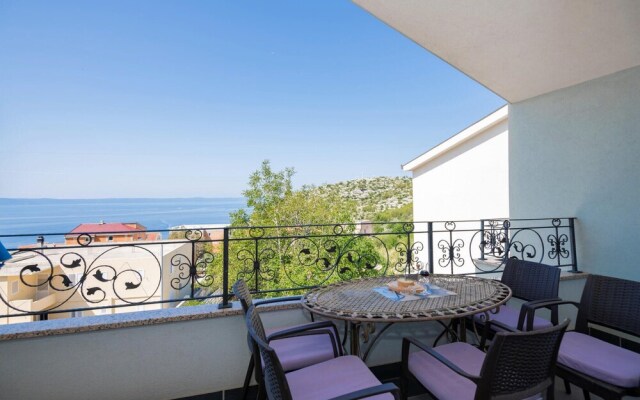 Awesome Home in Makarska With Wifi and 2 Bedrooms