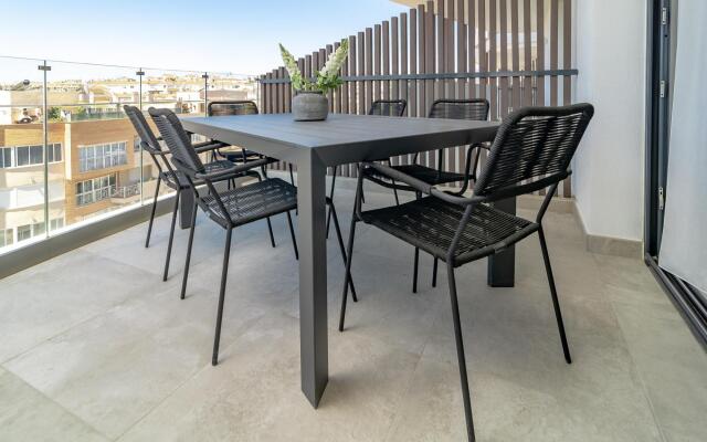 INF3- Luxury apartment close to all amenities.