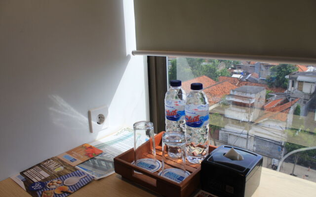 Hotel 88 Embong Malang by WH