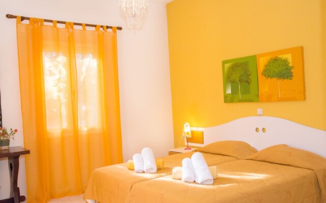 Villa Maxim with Private Pool & Tennis Court