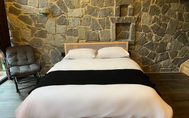 Ayder Vanak Stone Suites