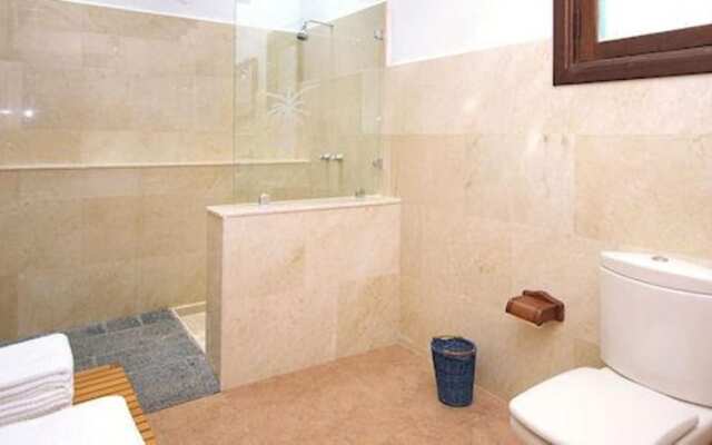 Villa 3 Bedrooms With Pool 102782