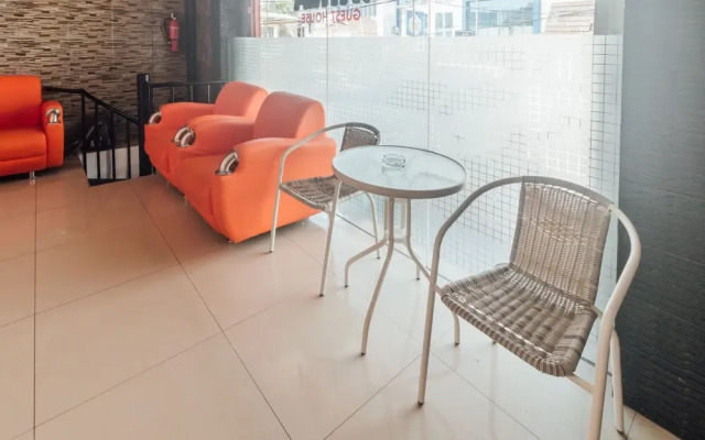 Satria Guest House by OYO Rooms
