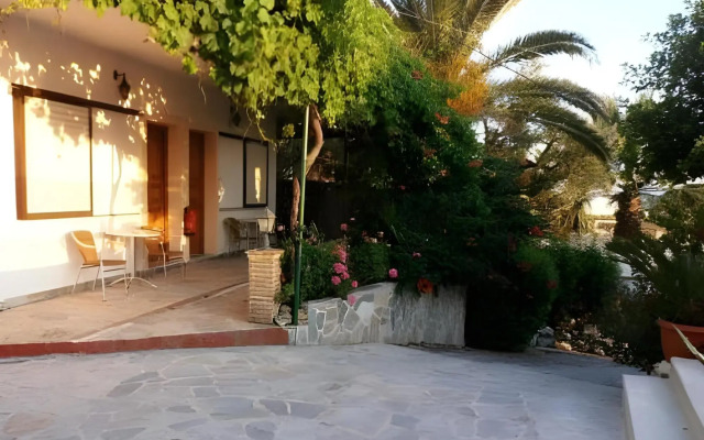 Anna Studio and Apartments