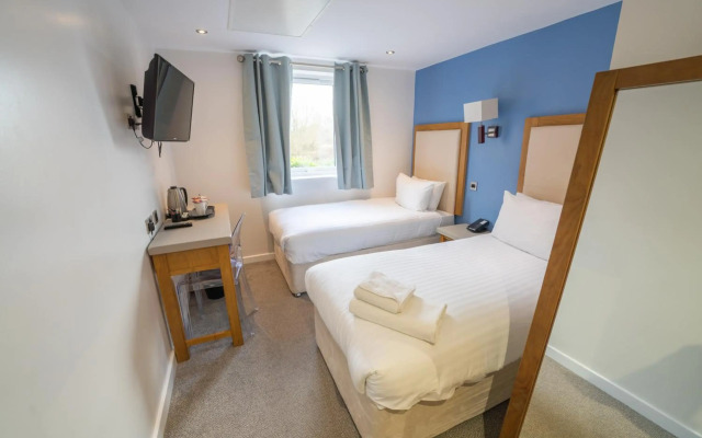 Waterside Hotel & Leisure Club