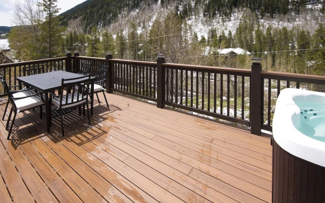 4112 Spruce Way 2 Bedroom Condo by RedAwning