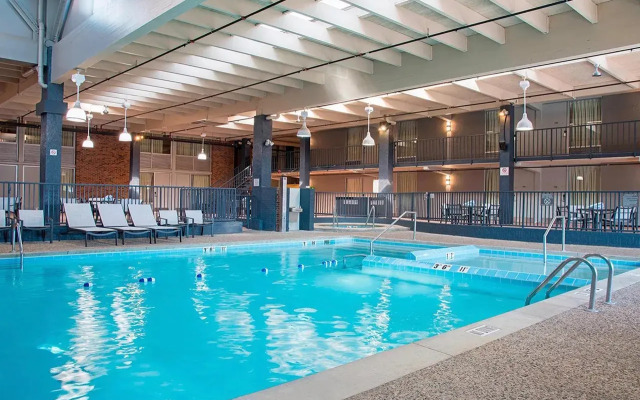 Sonesta Hotel Grand Rapids Airport