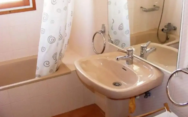 106313 - Apartment in Llança