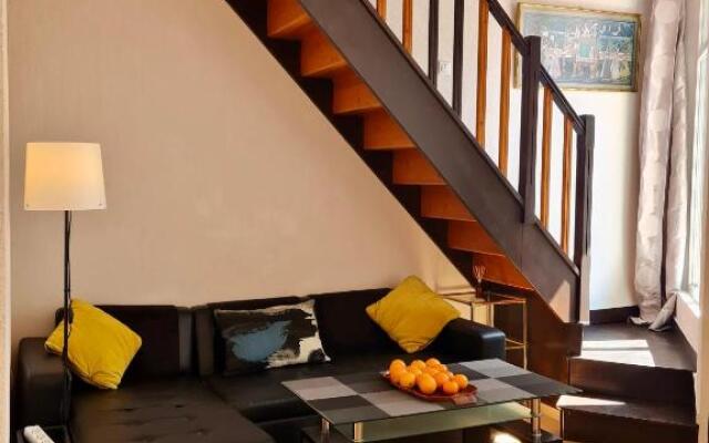 SUQUET - BEACH 100m & PALAIS DES FESTIVALS 600m