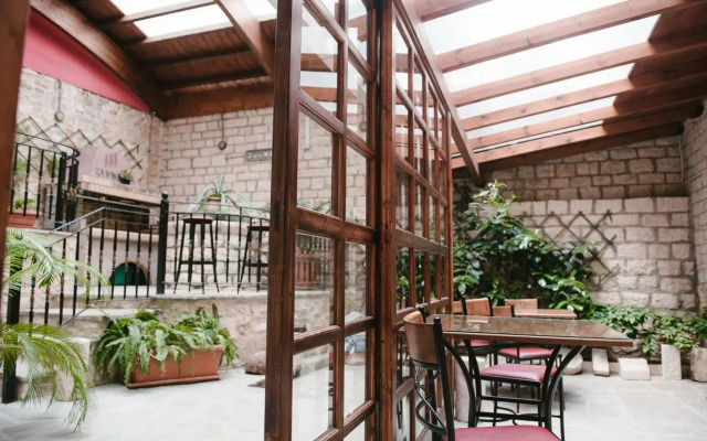 Kentrikon Hotel