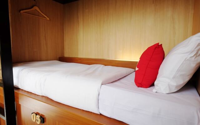 ZEN Hostel Alun-Alun Sarinah