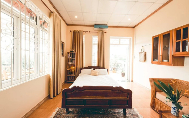 Hillside Homestay Hue - Em Room top Apartment