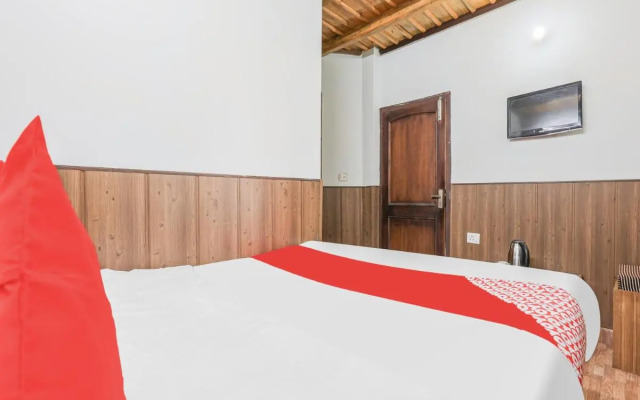 OYO Flagship 86242 Aum Hotel