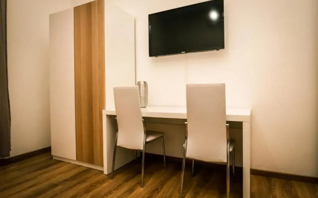 Hostly - Nicole Apartment Pontedera - 2BR in Full Center