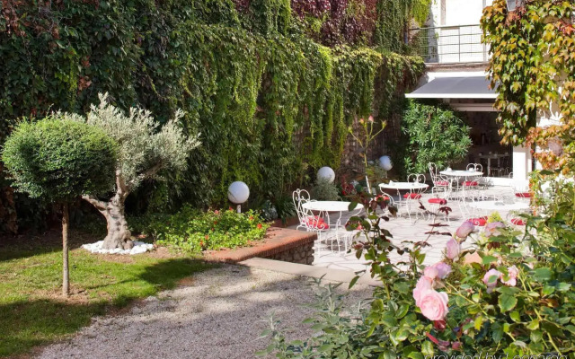 Grand Hotel Niort Centre