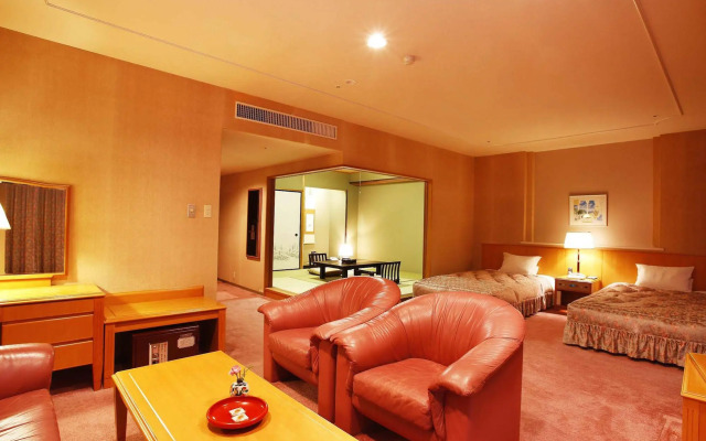 Royal Hotel YAMANAKA ONSEN KAJIKASO