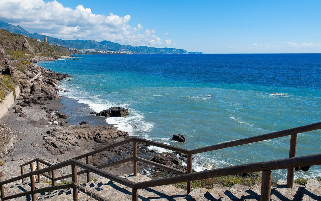Apartment Magnificent front seaview, Torrox