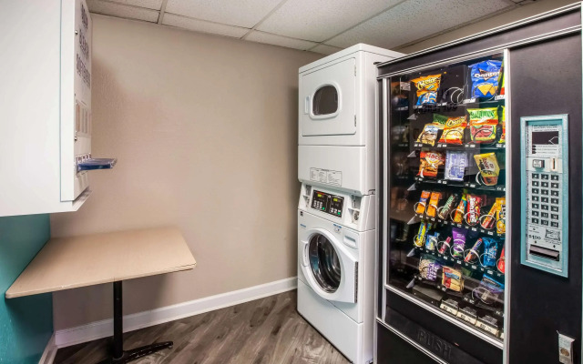 Travelodge by Wyndham Houston Hobby Airport