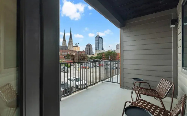 CozySuites on Mass w garage parking 19