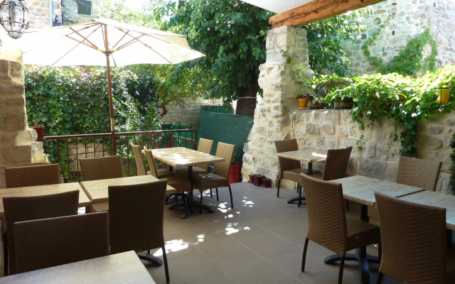 Auberge du Vieux Lanas