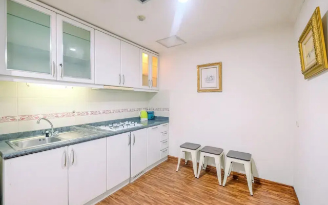 Comfort And Simply Studio At Puri Kemayoran Apartment