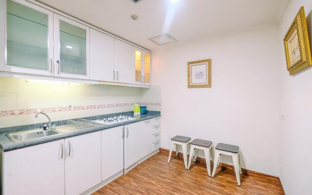 Comfort And Simply Studio At Puri Kemayoran Apartment